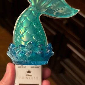 Disney Princesses Ariel Wallflower Plug